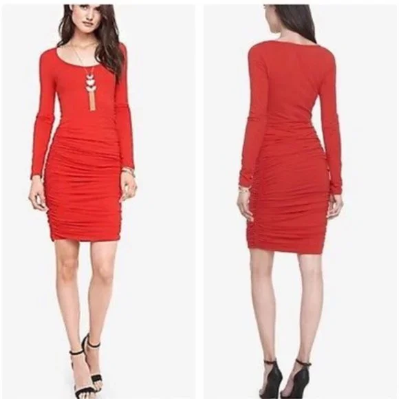 express red ruched dress NWT Express Abstract Floral Ruched Mini Dress in Red Print Size XS